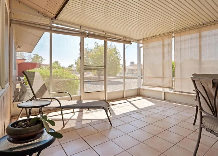 Dom wakacyjny Sun Retreat W Patio, Grill & Backyard *