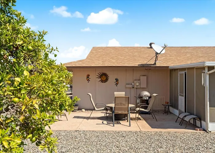 Sun Retreat W Patio, Grill & Backyard *